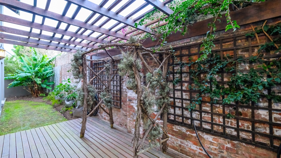 5 Bedroom Property for Sale in Kraaibosch Manor Western Cape